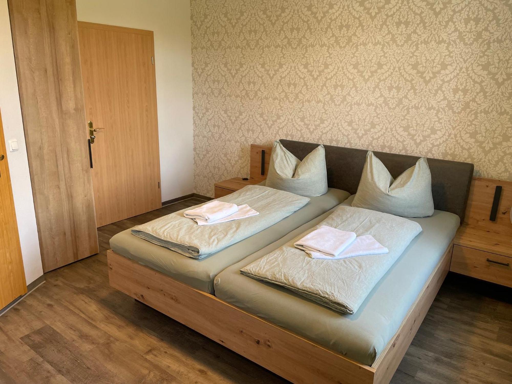 Appartments Zur Schlosswache Делич Экстерьер фото